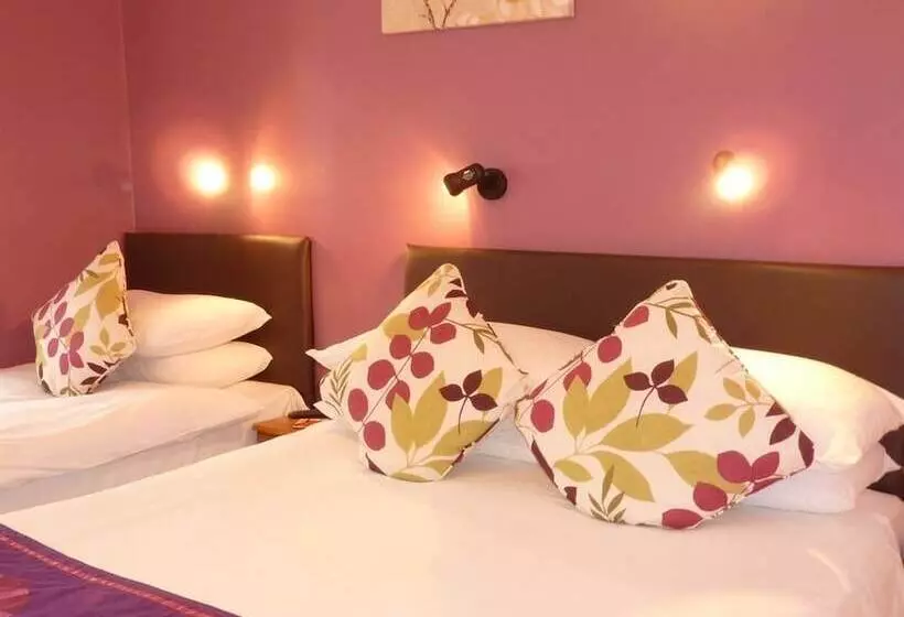 Majatalo Penryn Guest House