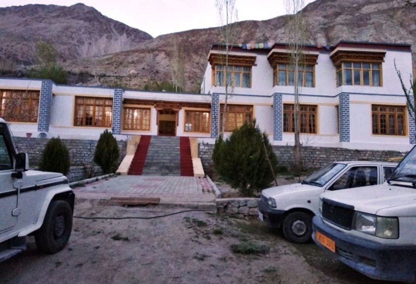 Pensió Tih Kailash Mansarovar Home Stay & Guest Hs