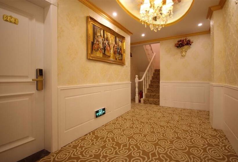 Пансион Xiamen Feisu Champs Dora