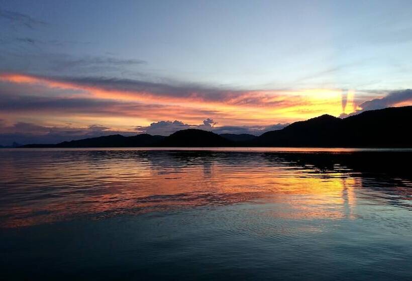 Tongtomyai Homestay   Hostel