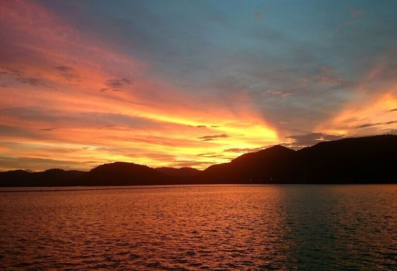 Tongtomyai Homestay   Hostel