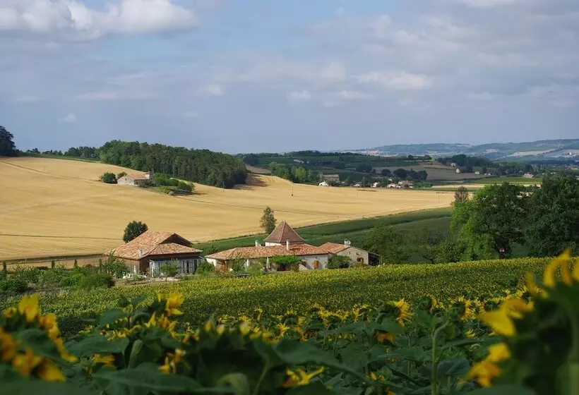 ベッドアンドブレックファースト Le Hameau Des Coquelicots