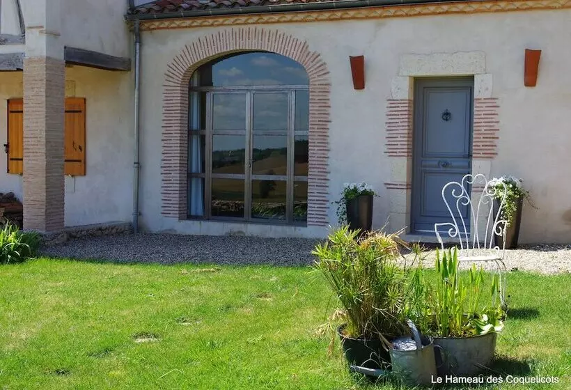 ベッドアンドブレックファースト Le Hameau Des Coquelicots