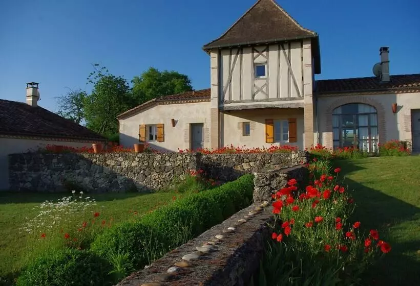 ベッドアンドブレックファースト Le Hameau Des Coquelicots