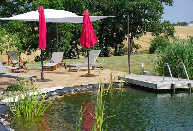 ベッドアンドブレックファースト Le Hameau Des Coquelicots