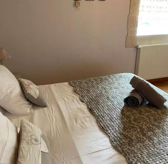 تختخواب و صبحانه Maison D'emmannaelle