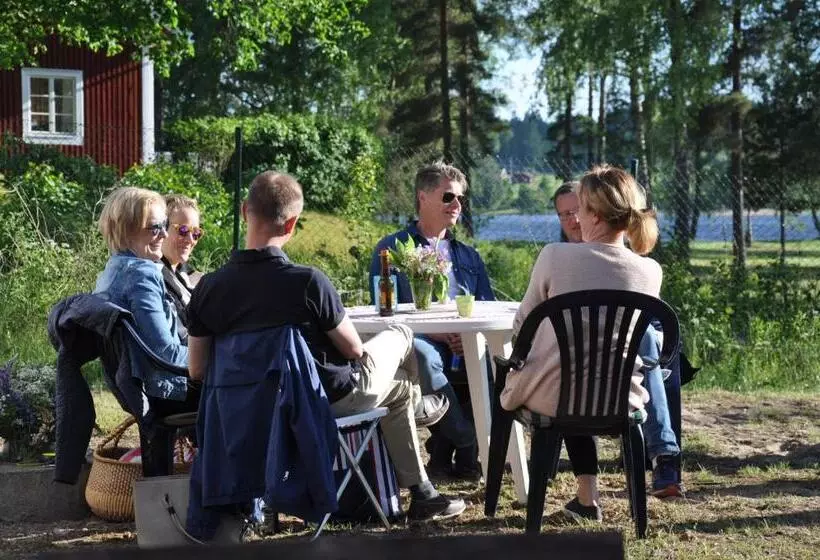 ベッドアンドブレックファースト Sköna Rum Fryksta