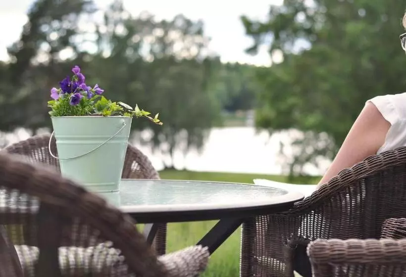 ベッドアンドブレックファースト Sköna Rum Fryksta