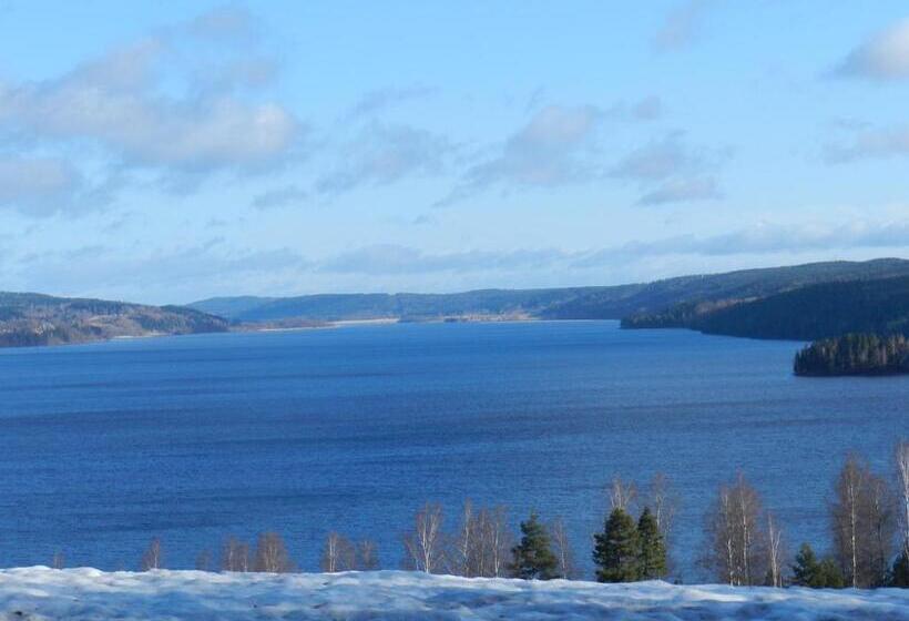 צימר Sköna Rum Fryksta