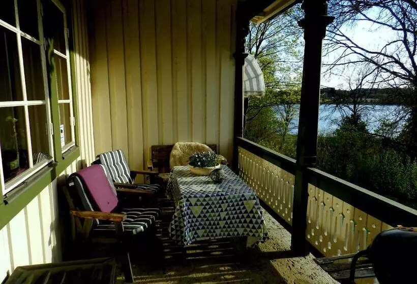 ベッドアンドブレックファースト Sköna Rum Fryksta