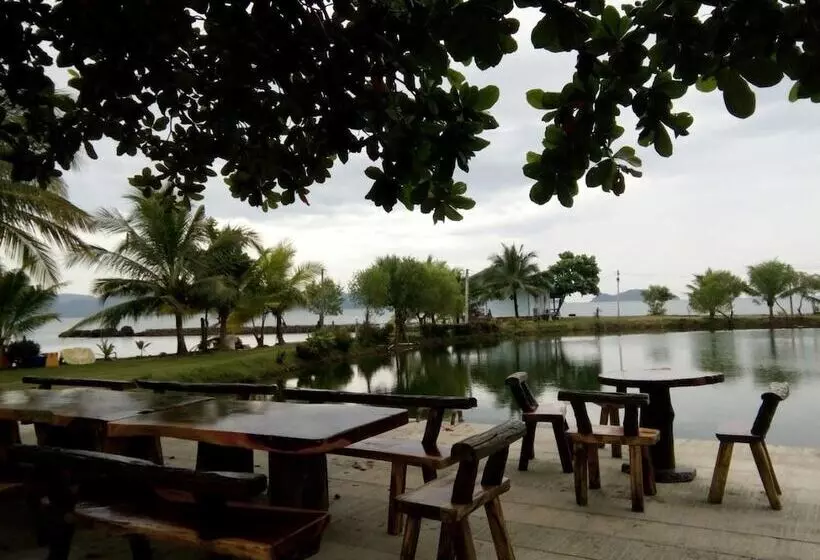 ホテル Chuttong Resort