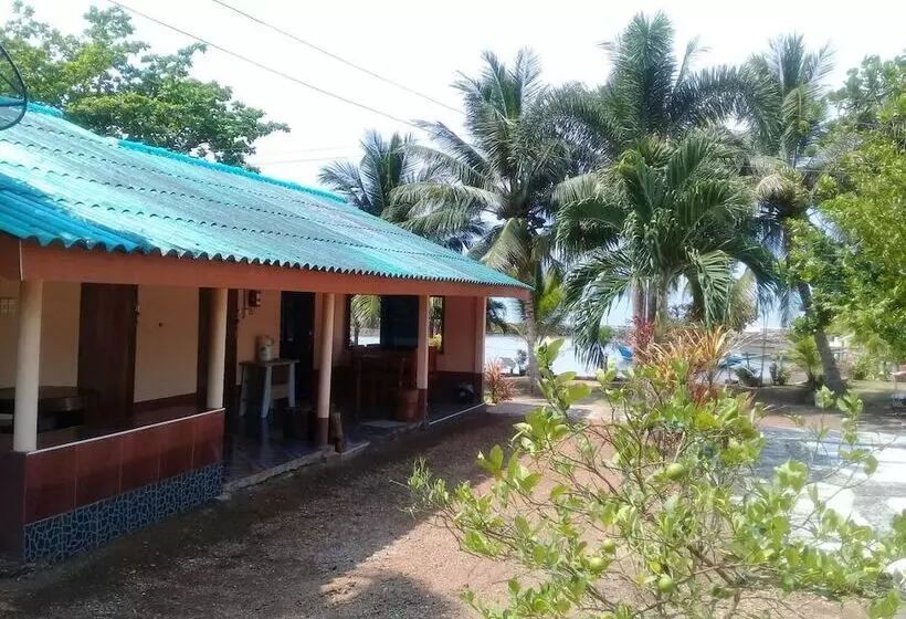 ホテル Chuttong Resort