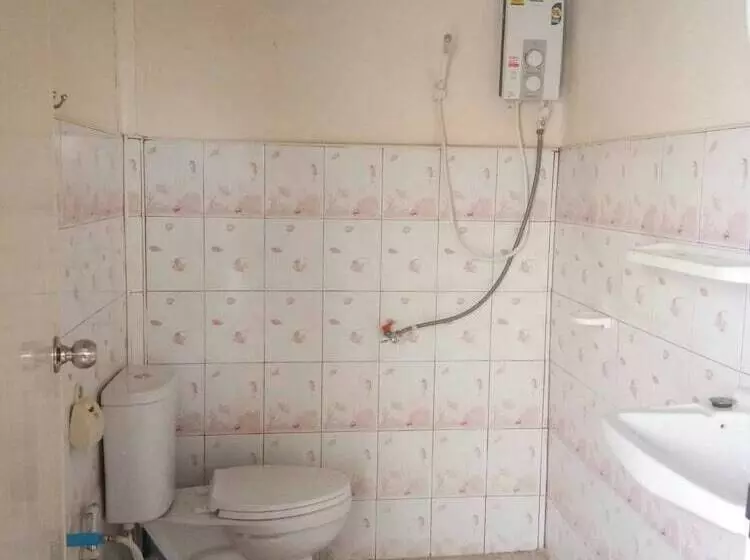 ホテル Chuttong Resort