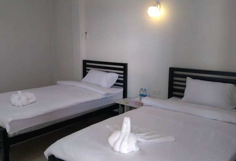 ホテル Namtip Apartment