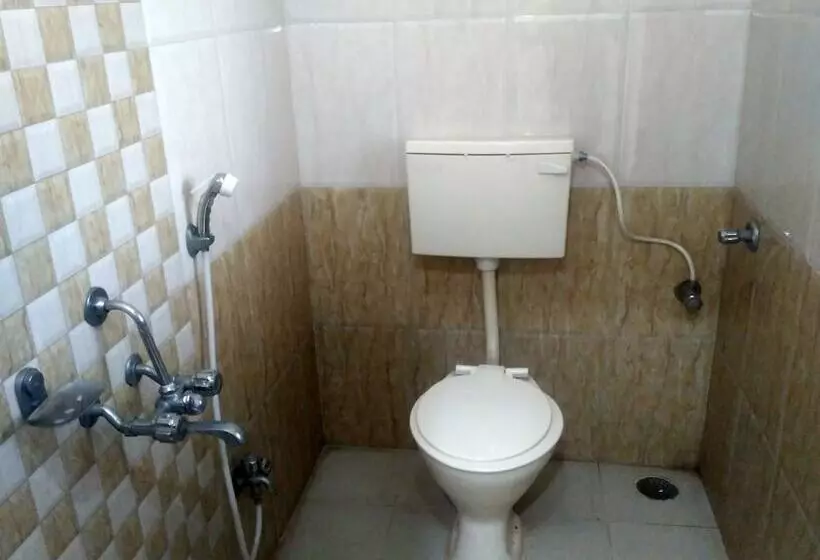 Hotelli Om Sai Chattra Icon Residency