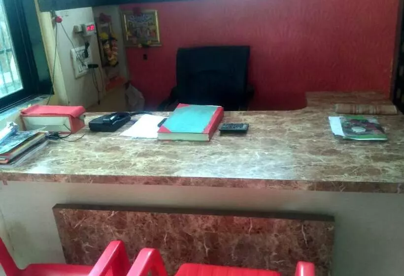 Hotelli Om Sai Chattra Icon Residency