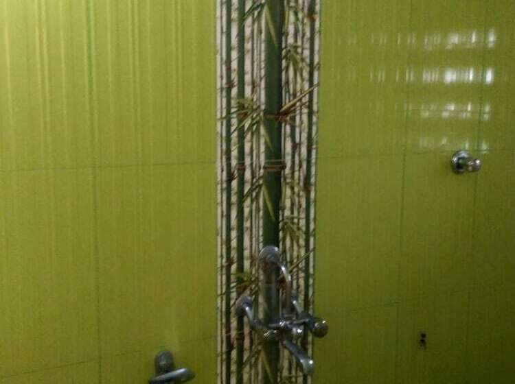 בית מלון כפרי Om Sai Chattra Icon Residency