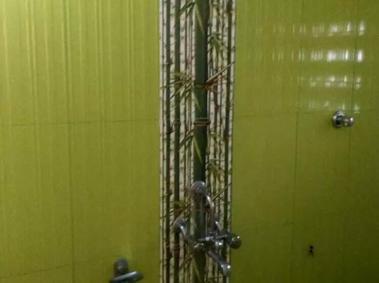 Hotelli Om Sai Chattra Icon Residency