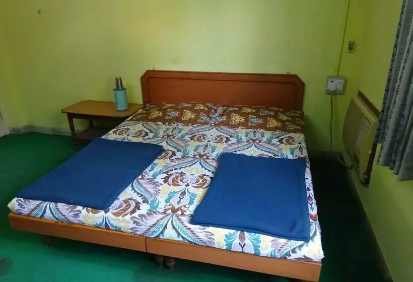 ホテル Shantinath Palace