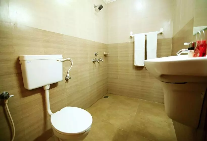 ホテル Sn International By Oyo Rooms