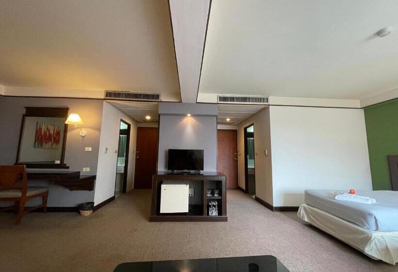 בית מלון כפרי Songphanburi