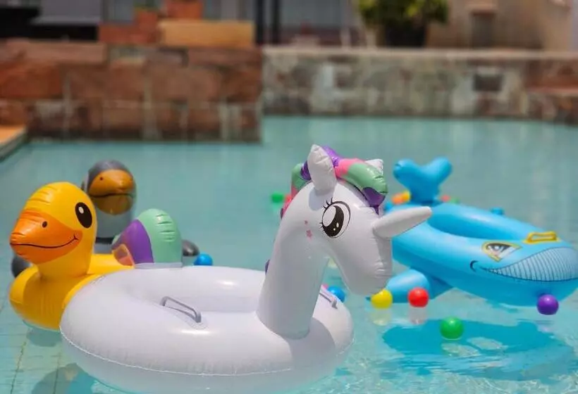 Hotelli Songphanburi