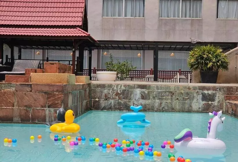 Hotelli Songphanburi