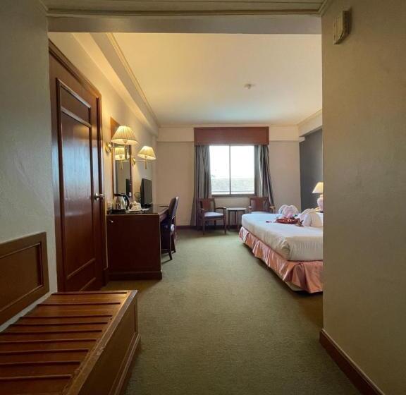 בית מלון כפרי Songphanburi