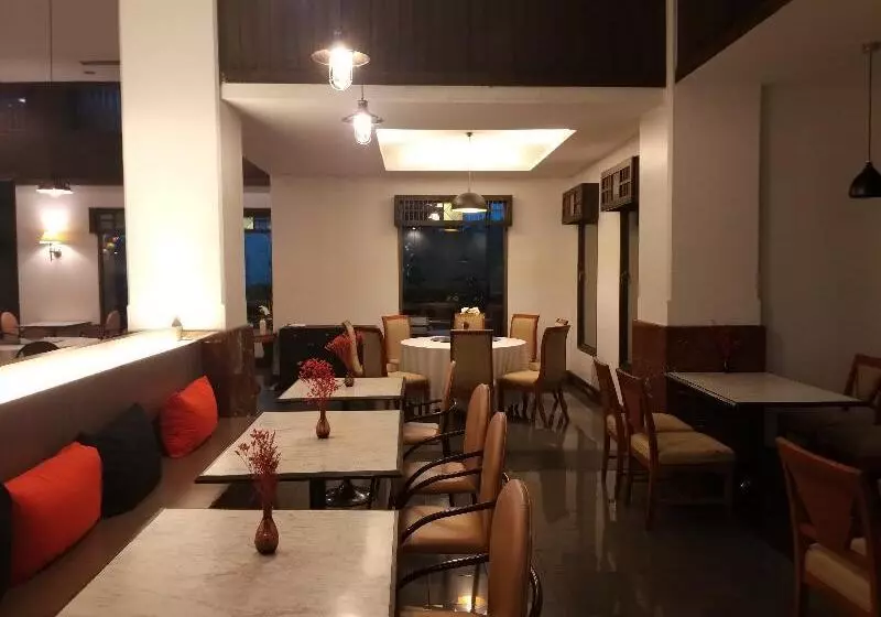 Hotelli Songphanburi