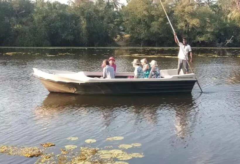 Hotelli The Backwaters Lodge