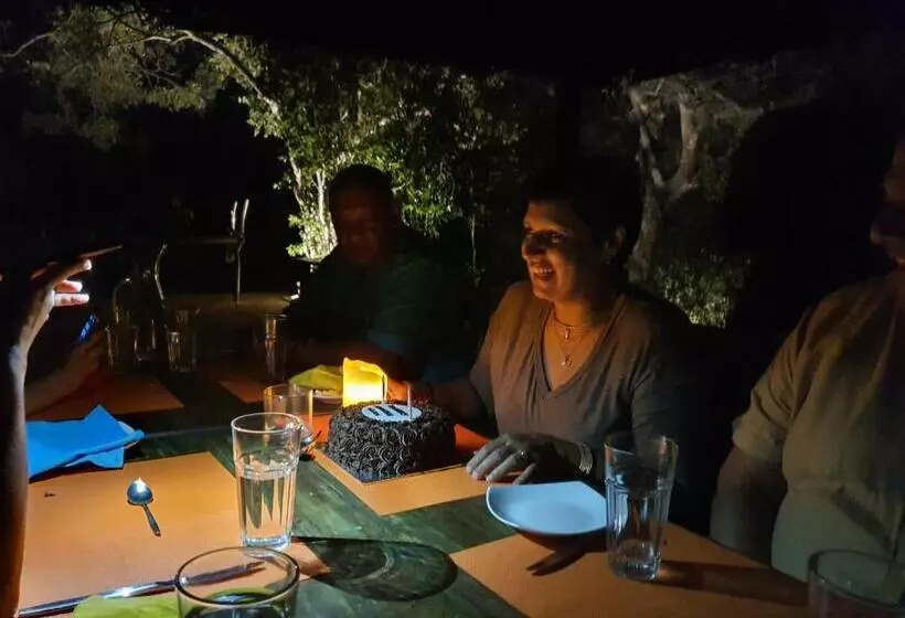 Hotelli The Backwaters Lodge