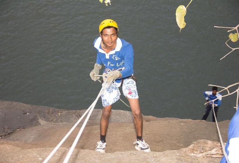 Resort Nature Trails Dabhosa, Jawhar