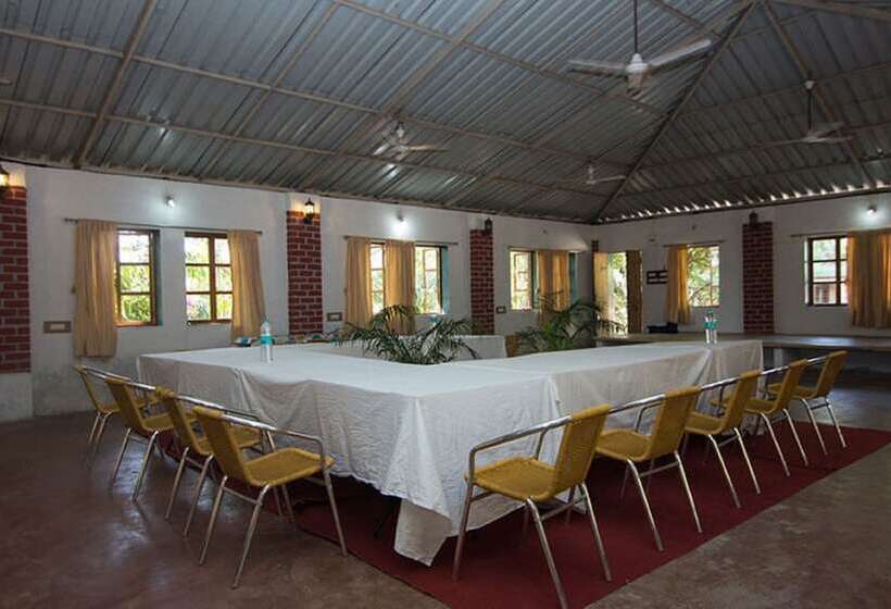 Resort Nature Trails Dabhosa, Jawhar