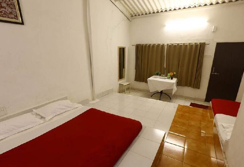 Resort Nature Trails Dabhosa, Jawhar