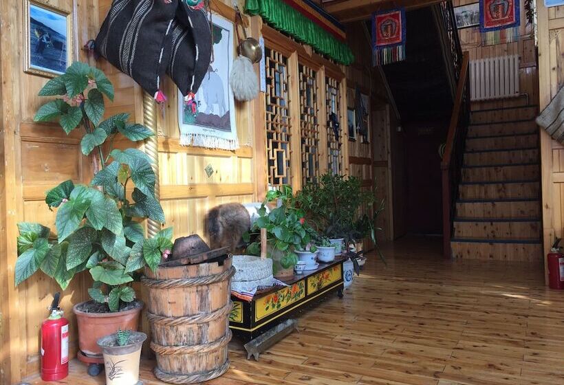 Yangkor Tibetan Homestay Hostel