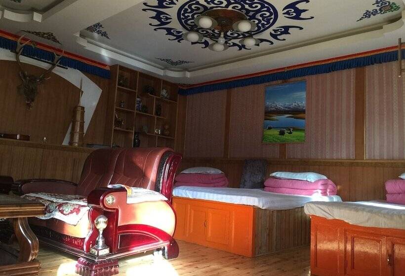 Yangkor Tibetan Homestay Hostel