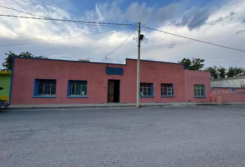 Hostal Bustamante   Hostel