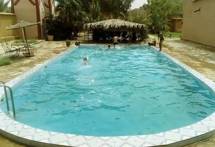 Hotelli Auberge Ouadjou