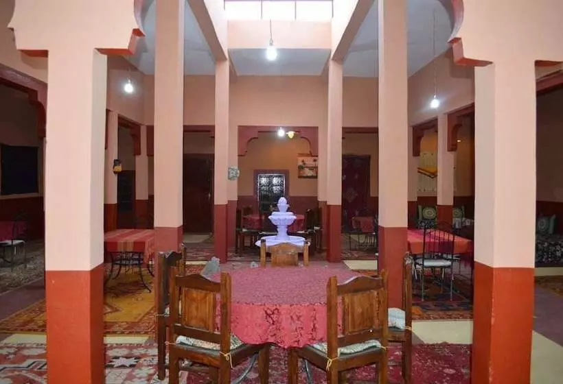 Hotelli Auberge Ouadjou