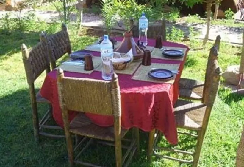 Hotelli Auberge Ouadjou