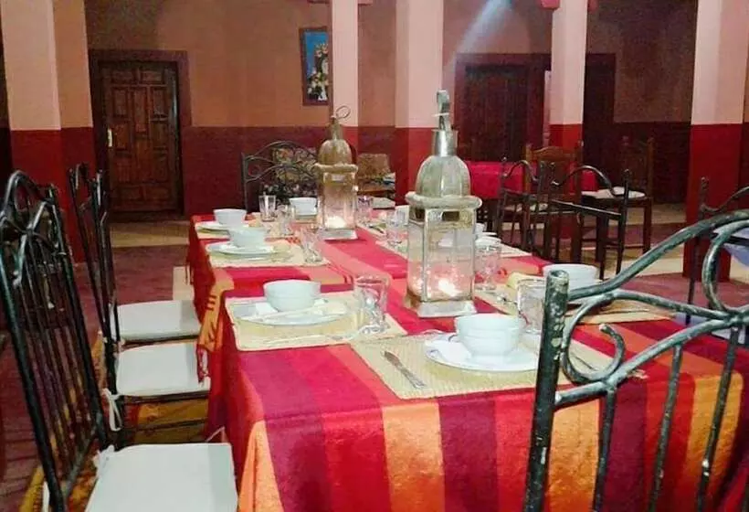 Hotelli Auberge Ouadjou