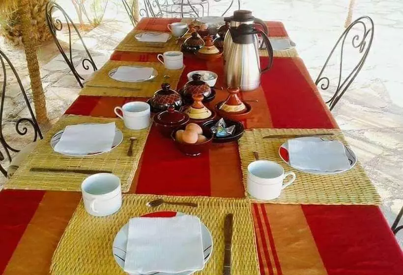 Hotelli Auberge Ouadjou