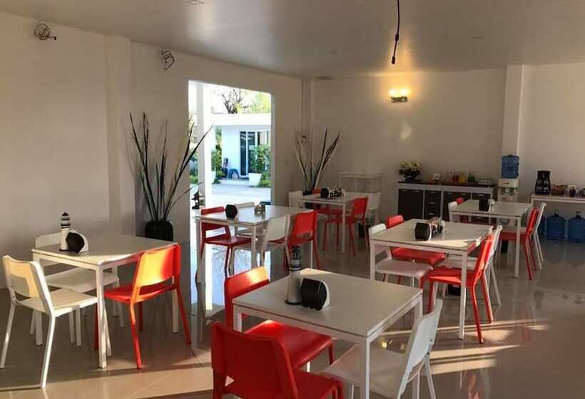 בית מלון כפרי Baan Charnchol Resort Mahasarakham