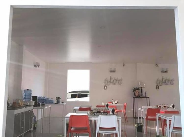 בית מלון כפרי Baan Charnchol Resort Mahasarakham