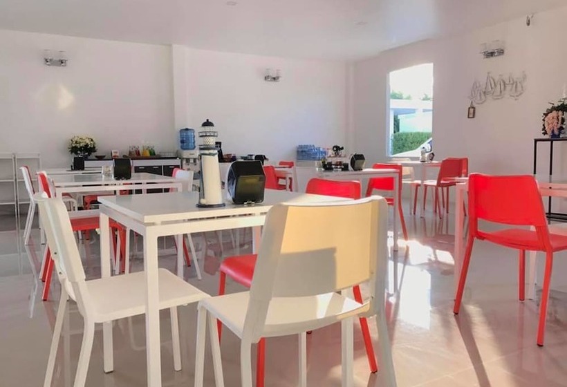 בית מלון כפרי Baan Charnchol Resort Mahasarakham