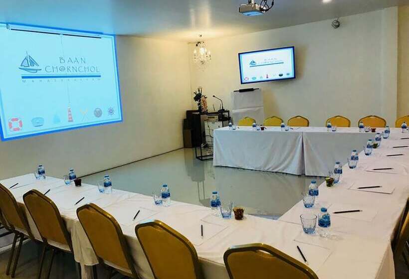 בית מלון כפרי Baan Charnchol Resort Mahasarakham