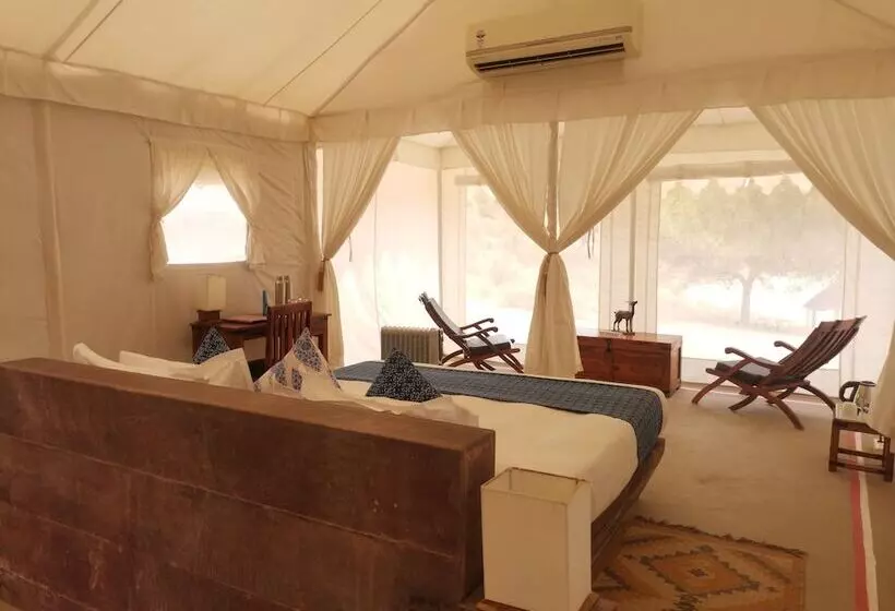 ホテル Dhora Desert Resort & Spa By Eight Continents