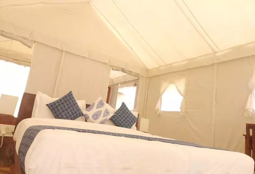 ホテル Dhora Desert Resort & Spa By Eight Continents