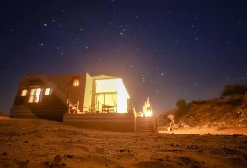 ホテル Dhora Desert Resort & Spa By Eight Continents