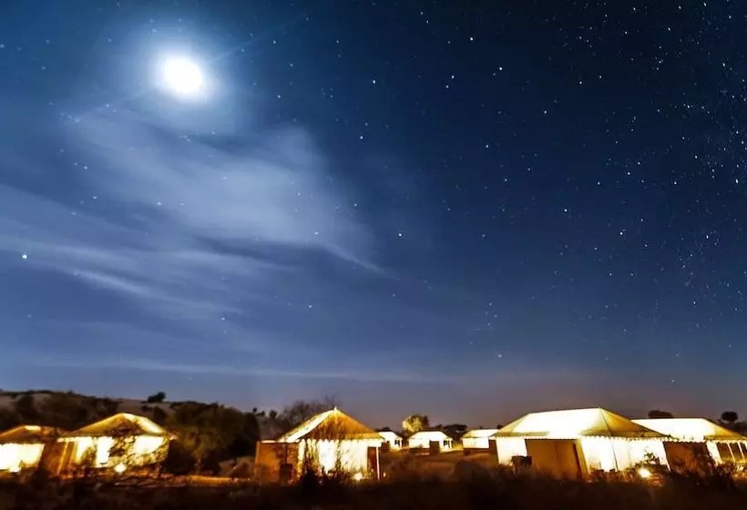 ホテル Dhora Desert Resort & Spa By Eight Continents